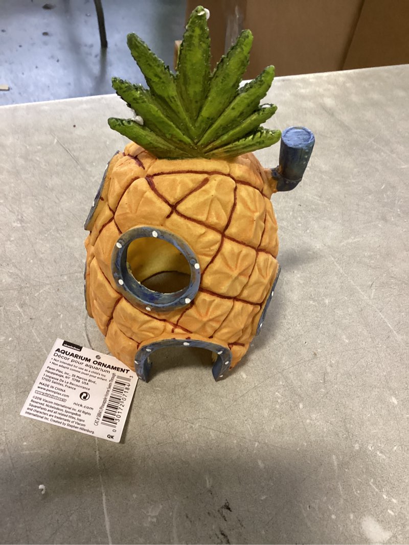 Condition photo showing New/Like New for Penn Plax SpongeBob Pineapple House with Swim Holes Aquarium Ornament