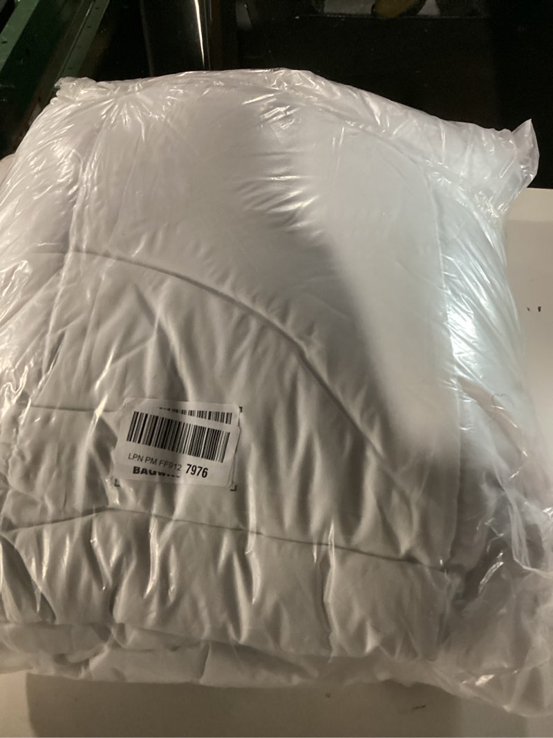 Condition photo showing Good Condition for Geometric Blue Black Comforter Set,Light Honeycomb 3 Piece Bedding Set King Size for Teen Boys,Modern Quilt Set Geometry Decor,Microfiber Lightweight 1 Comforter 2 Pillowcases All Season Blue King