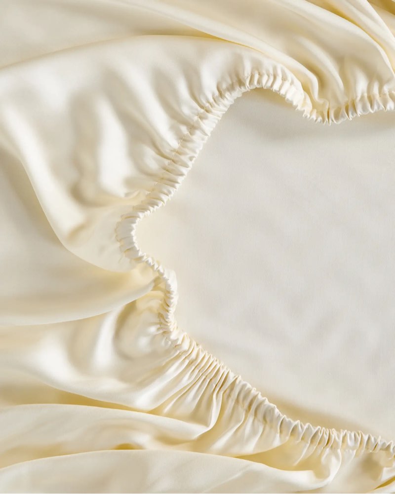 Condition photo showing Good Condition for bamboo sheet set 4 pieces ivory 