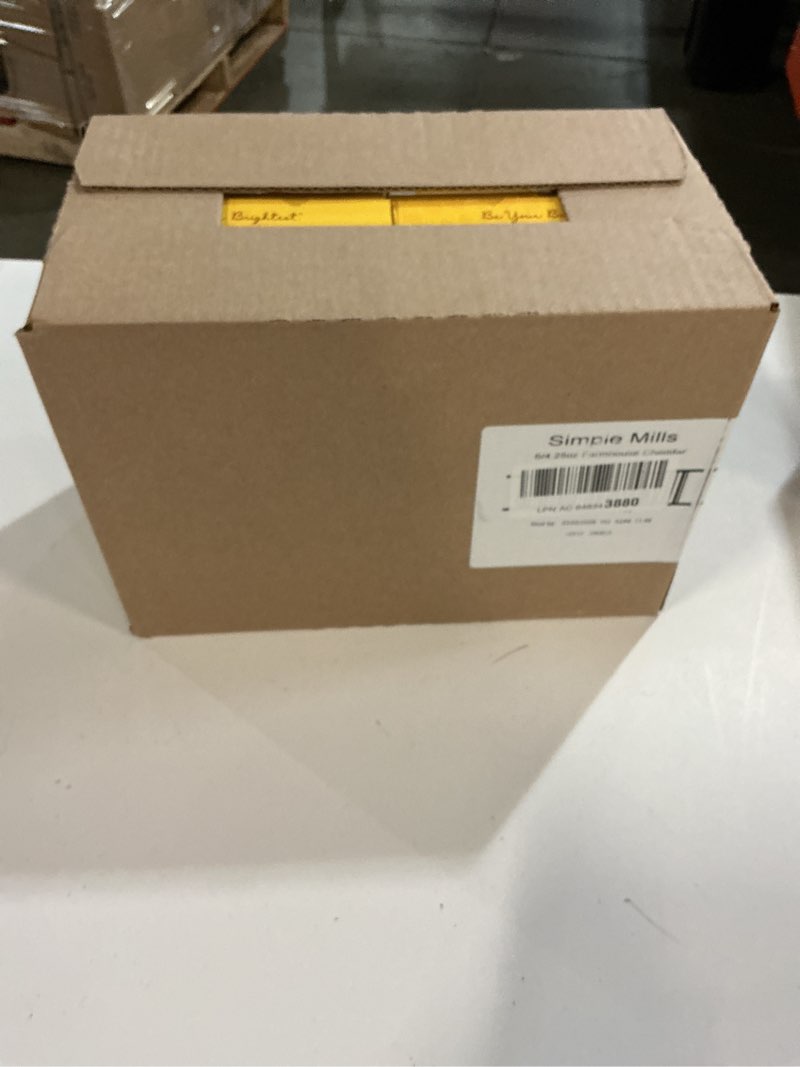 Condition photo showing New/Like New for (( BEST BY/03/05/2026))Simple Mills Farmhouse Cheddar Almond Flour Crackers, Gluten Free, Flax Seed, Sunflower Seed, Corn Free, Great for Snacking, Made with Whole Foods, 4.25 Ounce (Pack of 6) Farmhouse Cheddar 4.25 Ounce (Pack of 6)