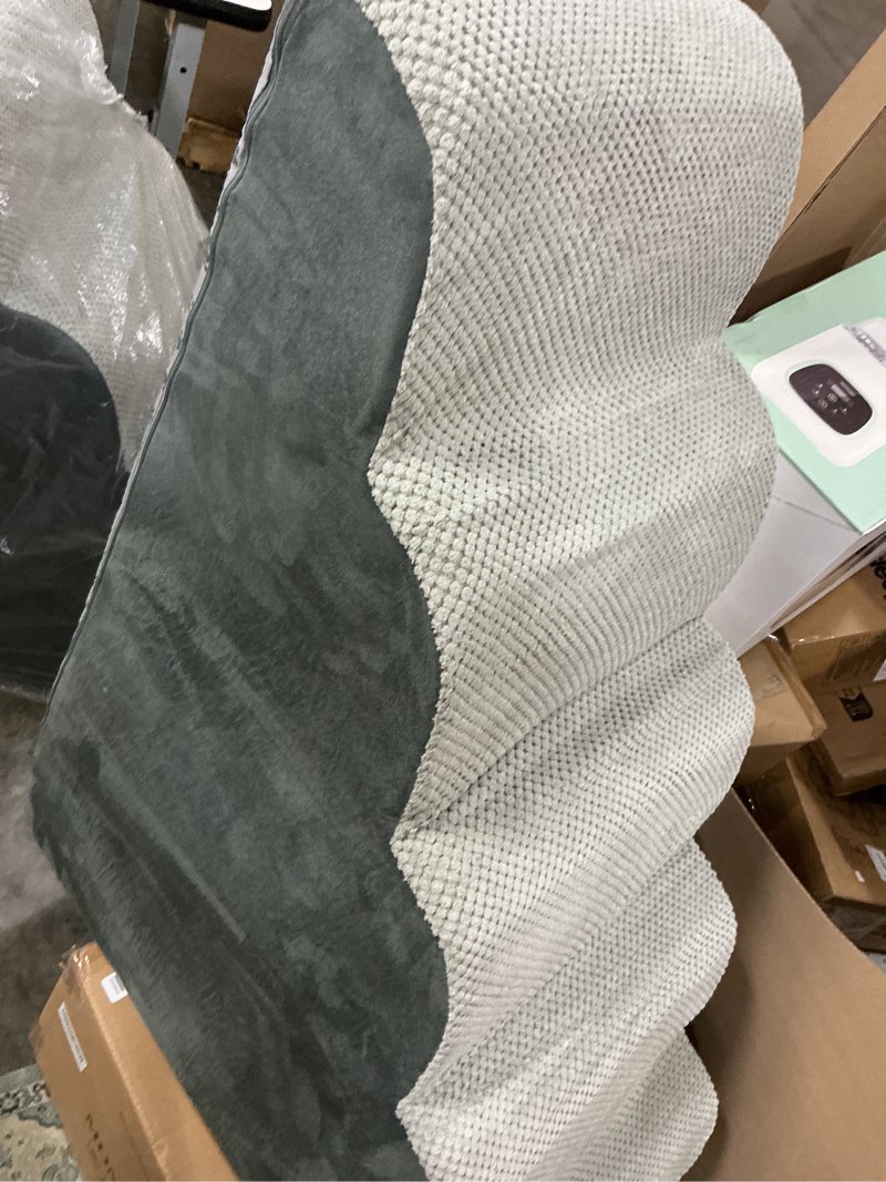 Condition photo showing Good Condition for dog stairs for bed 28.7”h, 5-step dog ramp, non-slip sturdy pet steps for small dogs & cats to get on high bed or couches, grey