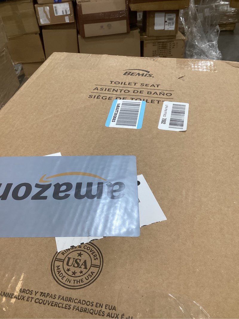 Condition photo showing Good Condition for Bemis 1500EC 390 Lift-Off Wood Elongated Toilet Seat, Cotton White (Pack of 1)