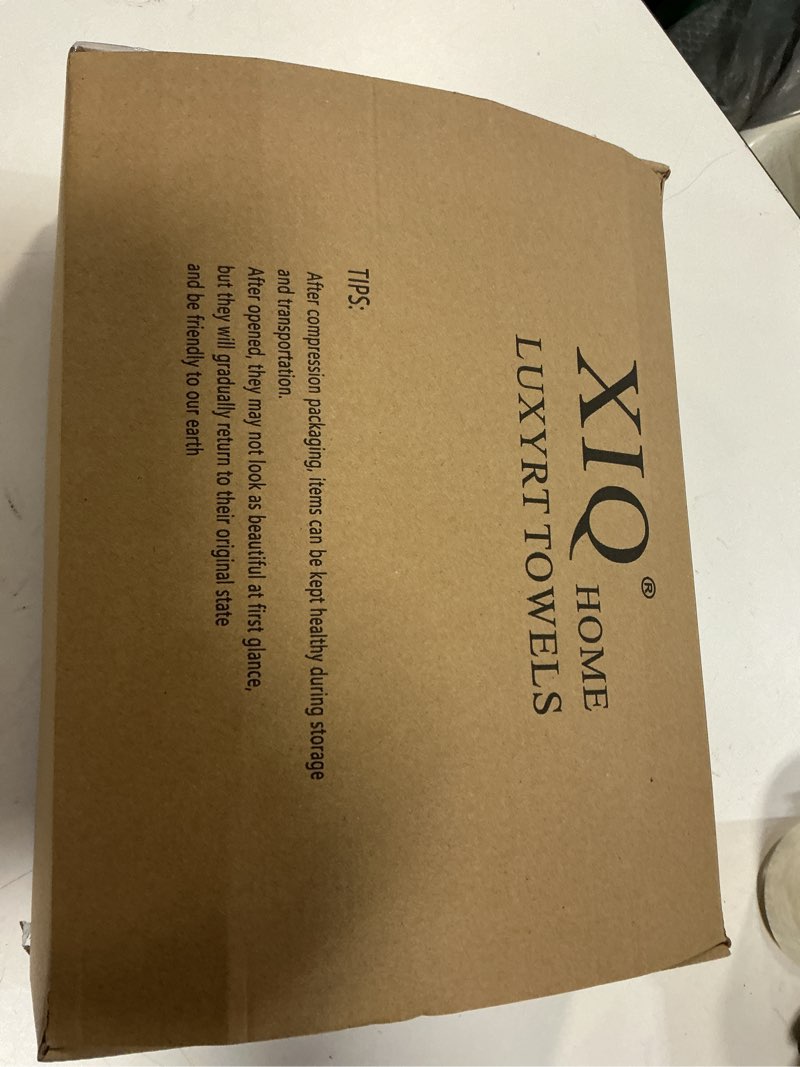 Condition photo showing New/Like New for xiq 39x79 inches bath sheets set extra large bath towels for adults luxury super soft absorbent striped with hanging loop microfiber shower towels for bathroom(grey, 6pcs) grey bath sheets set-6pcs