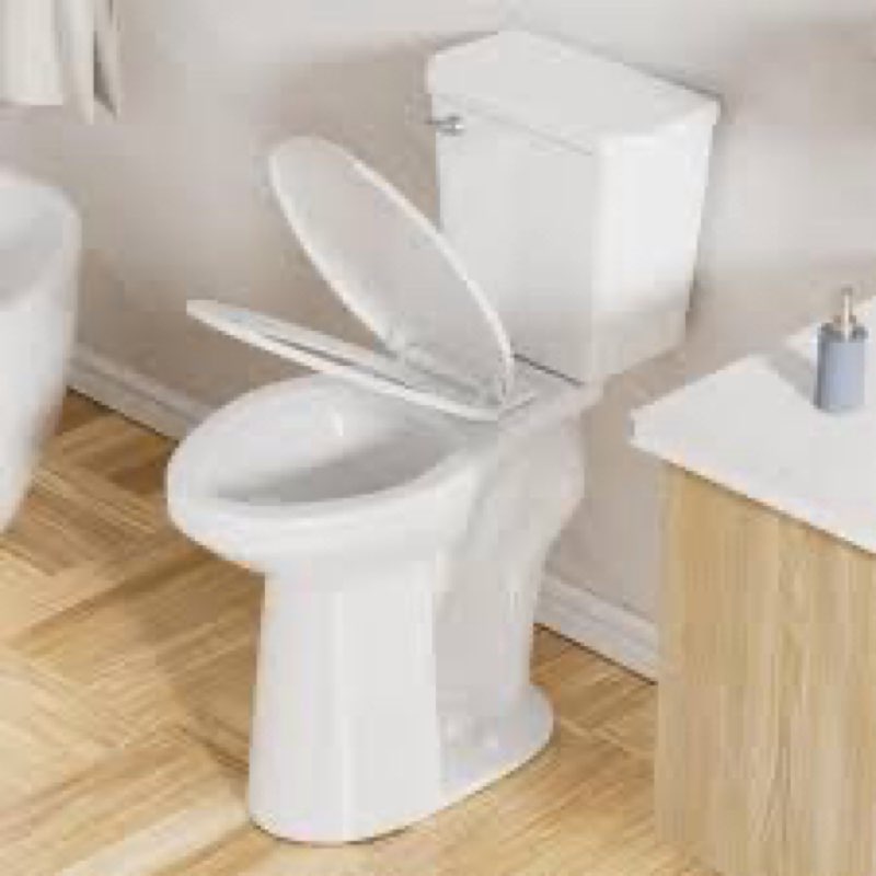 Assorted toilert seats and lids