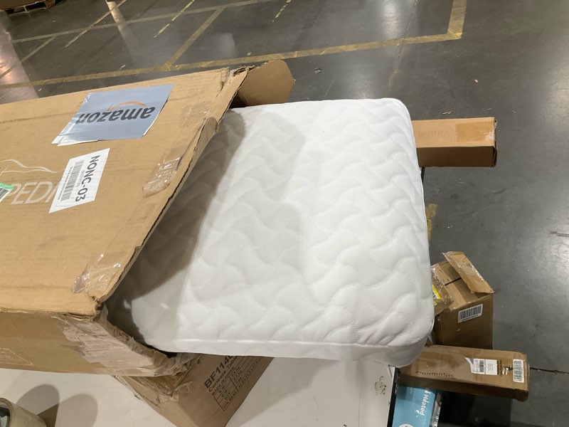 Condition photo showing Good Condition for tempur-pedic tempur-cloud pillow for sleeping, standard, white 1