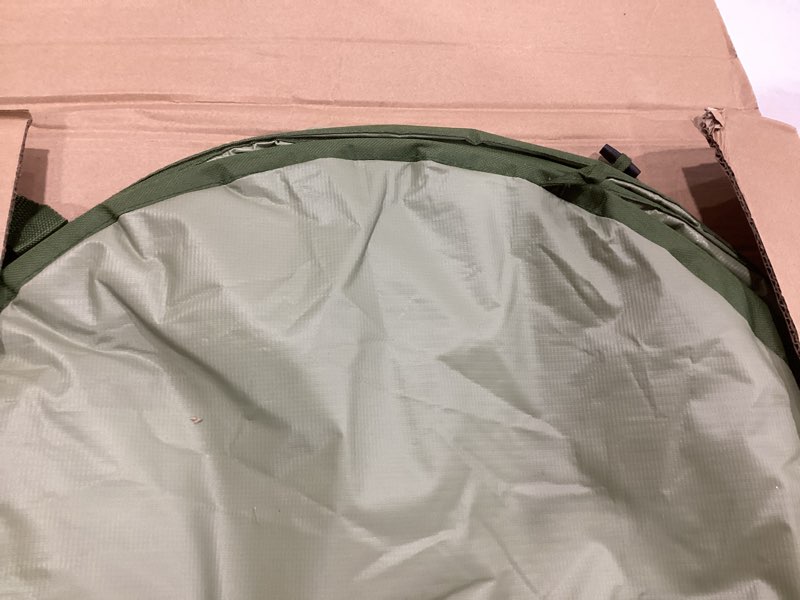 Condition photo showing Good Condition for fiskars kangaroo collapsible spring up garden bag for yard waste, grass, branches & weeds, tear & mildew resistant vinyl-coated polyester, folds flat to 3 inches for space-saving storage, 30 gallon 1 count (pack of 1)