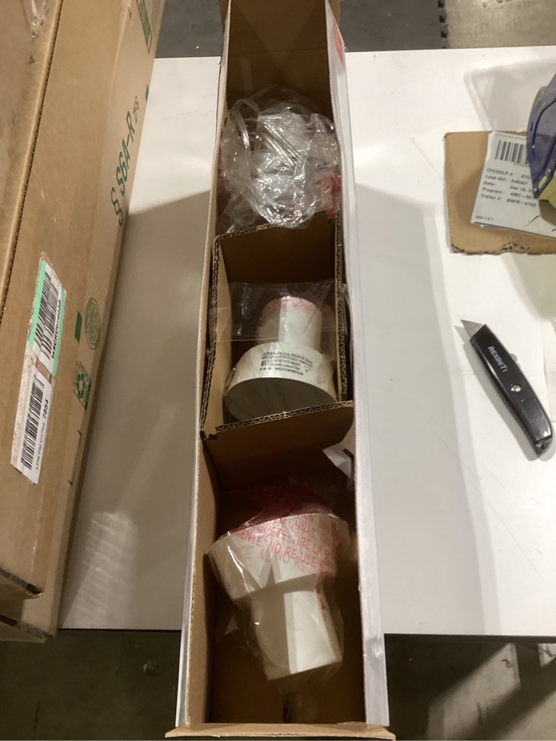 GLOBE Electric 64000116 22" 3-Light Plug-in Track Lighting, Matte White, Pivoting Heads, 15-Foot Cor