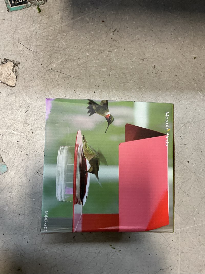 Condition photo showing New/Like New for Couronne Triple Hanging Glass Table Vase