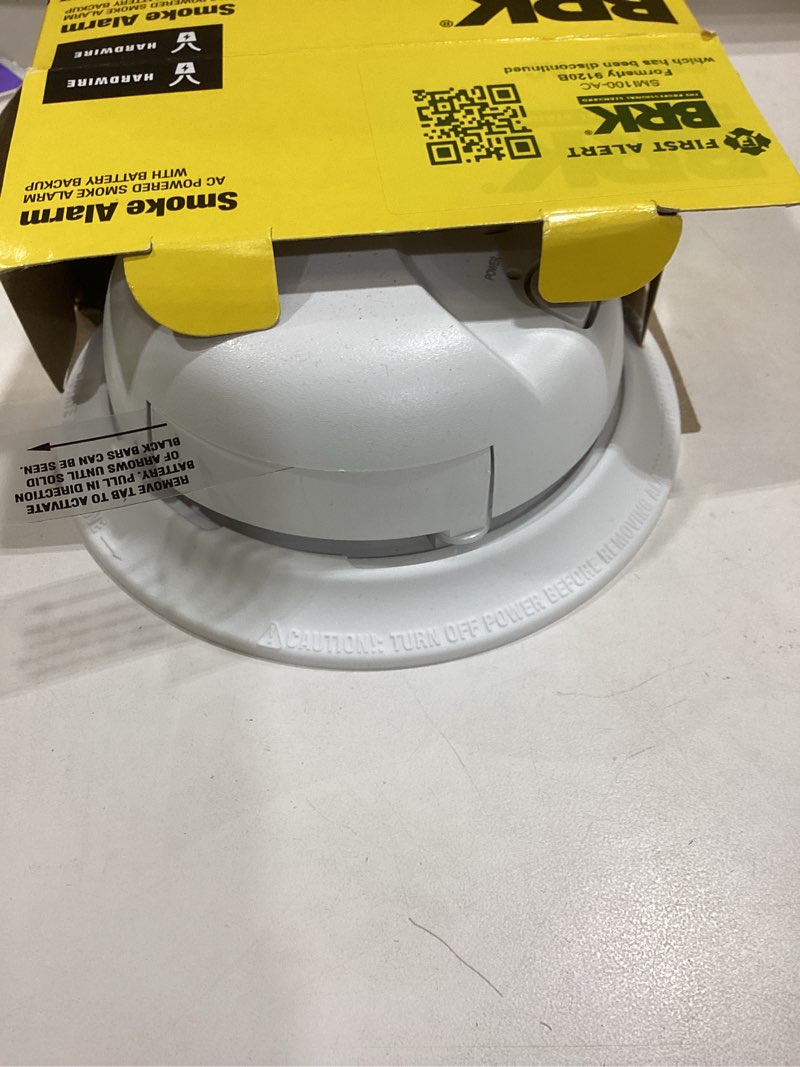 Condition photo showing Good Condition for smi100-ac hardwire interconnect smoke alarm with battery backup,