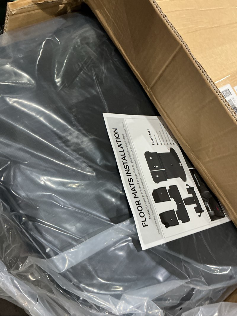 Condition photo showing Good Condition for floor mats for 2020-2025 hyundai palisade