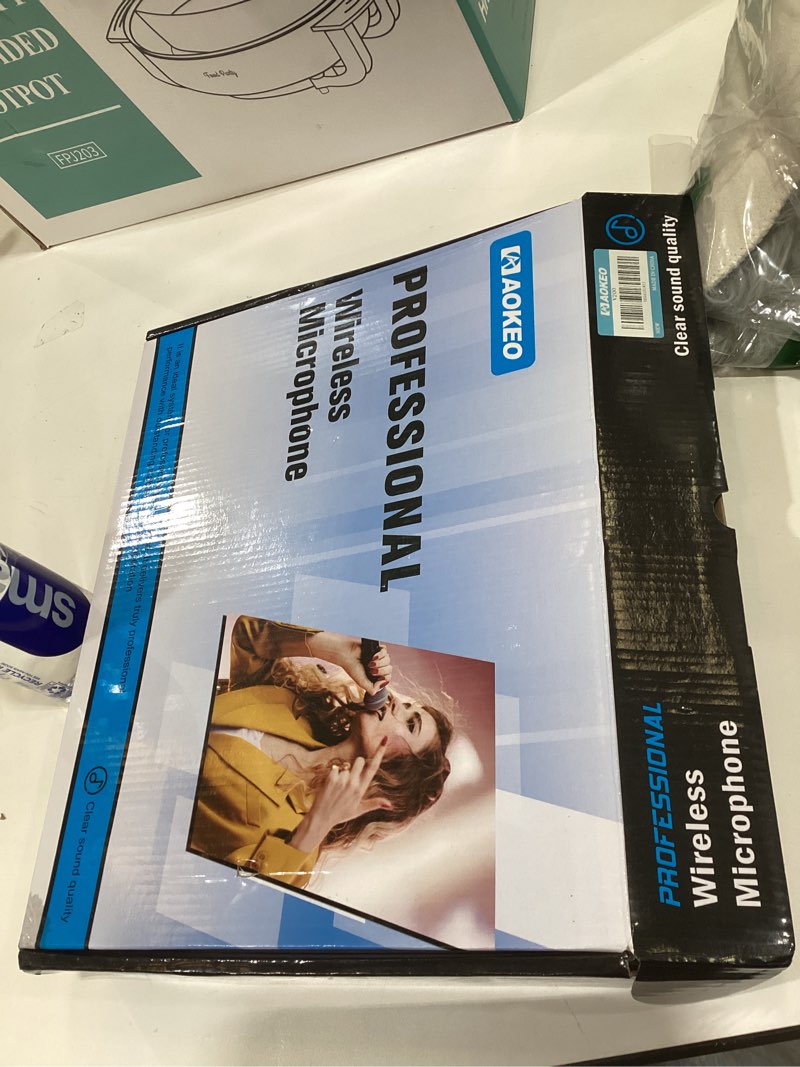 Condition photo showing Good Condition for Aokeo Wireless Microphone System, Metal Wireless Mic Set with Case,Handheld Cordless Dynamic Microphones for Singing, Karaoke, Church, DJ,100ft Range