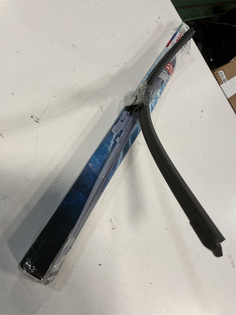 Condition photo showing As Is for bosch 24oe20oe icon beam wiper blades - driver and passenger side - set of 2 blades (24oe & 20oe) front (24oe & 20oe) icon combo pack (front)