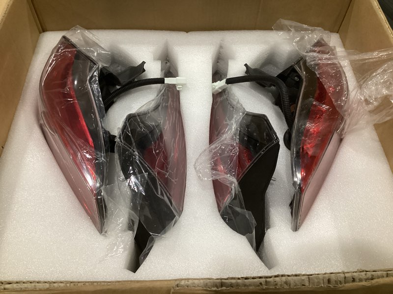 Condition photo showing Good Condition for 8156142211 outer inner tail lights set of 4pcs compatible with rav-four 2016 2017 2018 left & right taillights tail lamps 815500r061 815900r030 815800r030