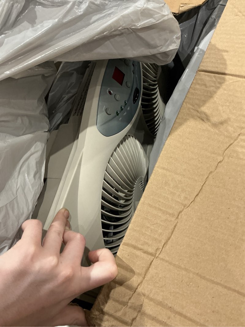 bionaire window fan with reversible airflow blades – 3-speed settings