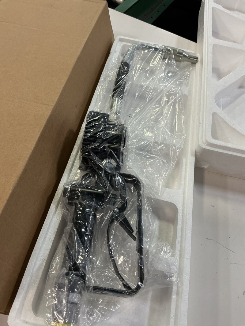 Condition photo showing Good Condition for digital oil control valve meter nozzle 1/2" npt inlet 10 gpm / 1500 psi heavy duty pneumatic oil dispensing gun with flow meter for engine oil, hydraulic fluids, lubricants
