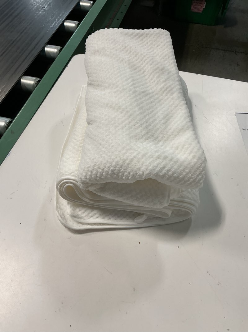 Condition photo showing New/Like New for tripumer 2 pcs microfiber bath towel extra large 27 x 55 inch bath sheets set for home body sport yoga spa fitness white