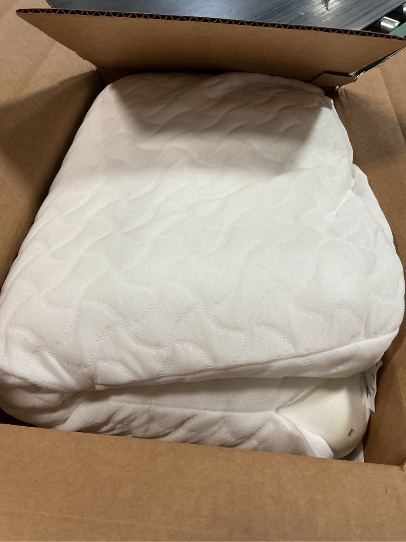 Condition photo showing Good Condition for Tempur-Pedic TEMPUR-Cloud Pillow for Sleeping, Standard, White