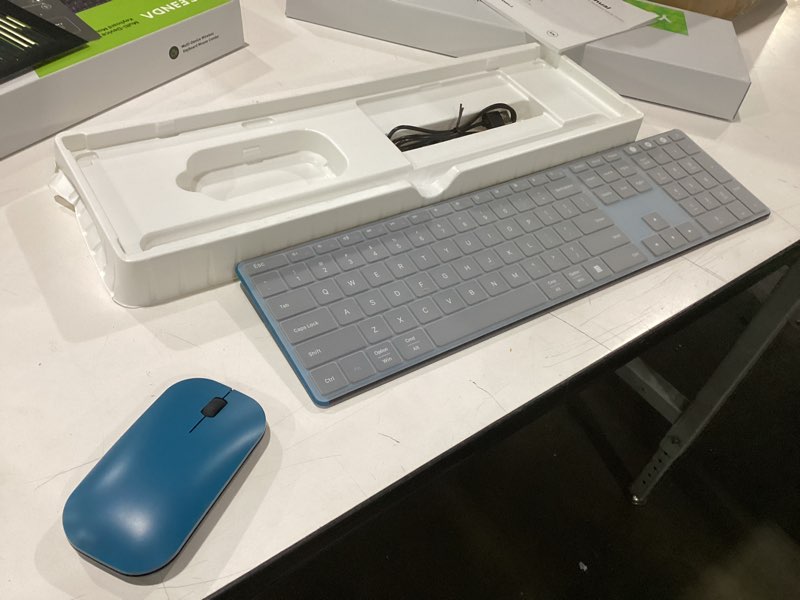 Condition photo showing New/Like New for seenda wireless bluetooth keyboard and mouse combo, skm64-3 rechargeable slim quiet keyboard mouse, 3 multi-device connection, compatible for windows, mac, macbook, ipad, tablet, black blue