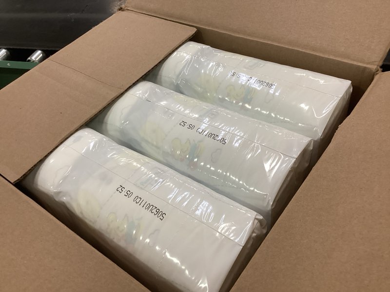 Condition photo showing New/Like New for Pampers Swaddlers Diapers Size 4  150 Count (Select for More Options)