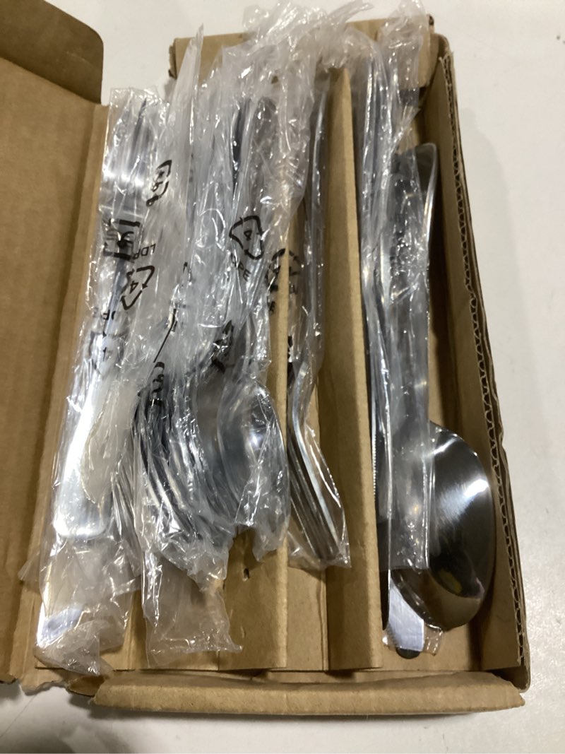 Condition photo showing Good Condition for Amazon Basics Silverware Set, Stainless Steel Flatware, Dishwasher Safe, Service for 4, 20-Piece Forks and Spoons, Round Edge 20-Piece Round Edge