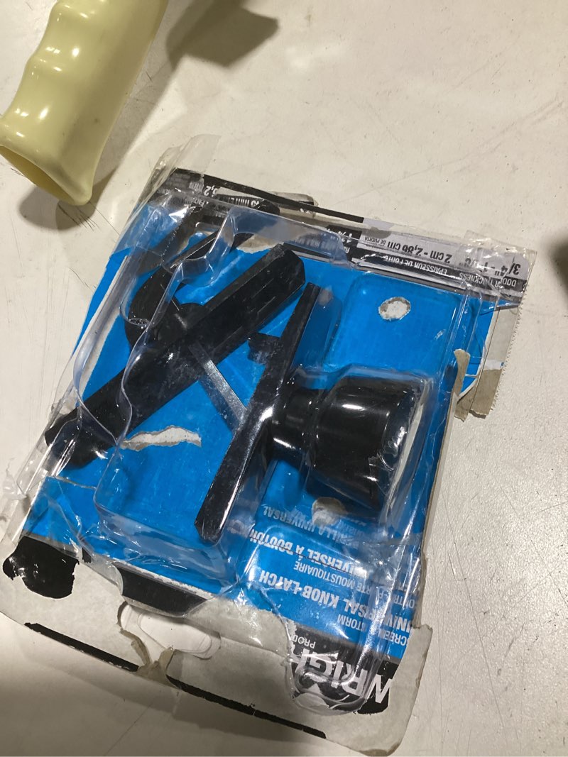 Condition photo showing Good Condition for national hardware n178-798 v1307 knob latch in black, 1-1/2,1-3/4,3" black 1-1/2,1-3/4,3"