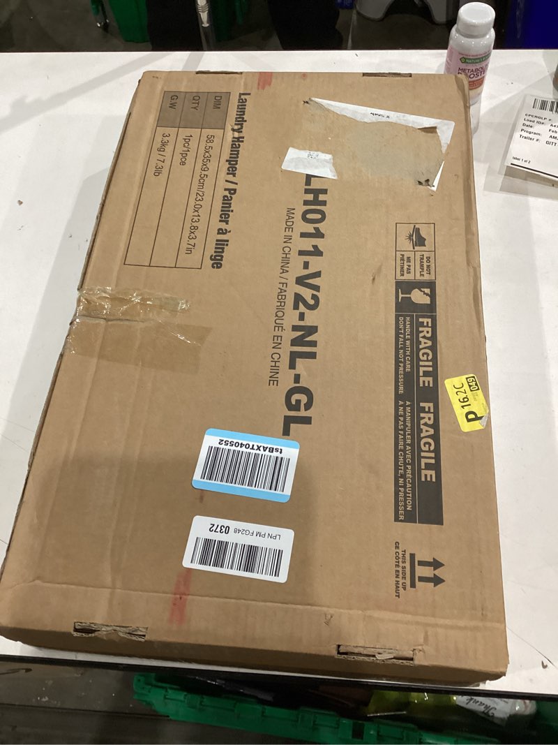 Condition photo showing Good Condition for GREENSTELL Laundry Hamper with Lid, 60L Clothes Hamper with 2 Removable Liner Bags & 2 Mesh Laundry Bags, Handwoven Synthetic Rattan Laundry Basket for Clothes, Toys in Bathroom, Bedroom Natural Natural 60L (13.4 x 13.4 x 21.7 inches)