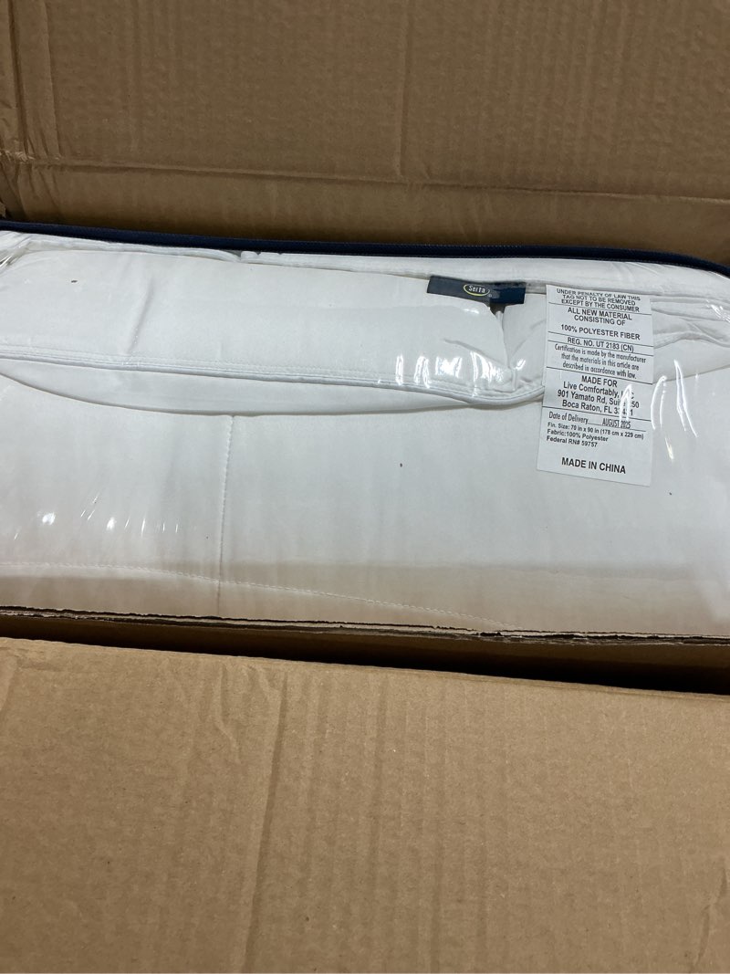 Condition photo showing New/Like New for serta down illusion extra warmth hypoallergenic down alternative comforter with corner loops, twin/twin xl, white twin/twin xl extra warmth