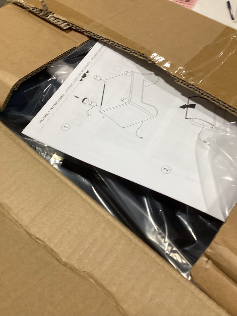 Condition photo showing New/Like New for Delta Children Space Adventures Kids Upholstered Chair, Blue