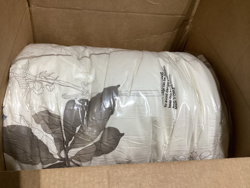Condition photo showing Good Condition for SLEEPBELLA Comforter King Size, 600 Thread Count Cotton Brown Branches and Blue Flowers Off-White Comforter Sets, Down Alternative Bedding Set 3Pcs(King, Off-White Botanical) King Off-white Botanical