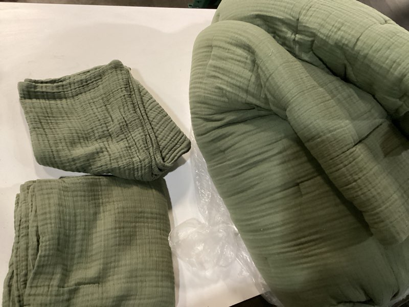 Condition photo showing New/Like New for organic airy gauze dream quilt set, king/cal king, olive