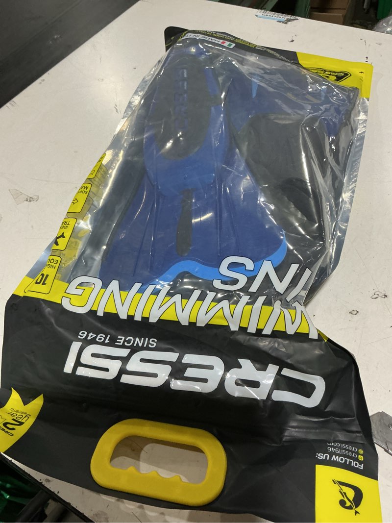 Condition photo showing New/Like New for cressi adult short light swim fins with self-adjustable comfortable full foot pocket - perfect for traveling - agua short: made in italy blue/azure eu 43/44 | us man 10/11 | us lady 11/12
