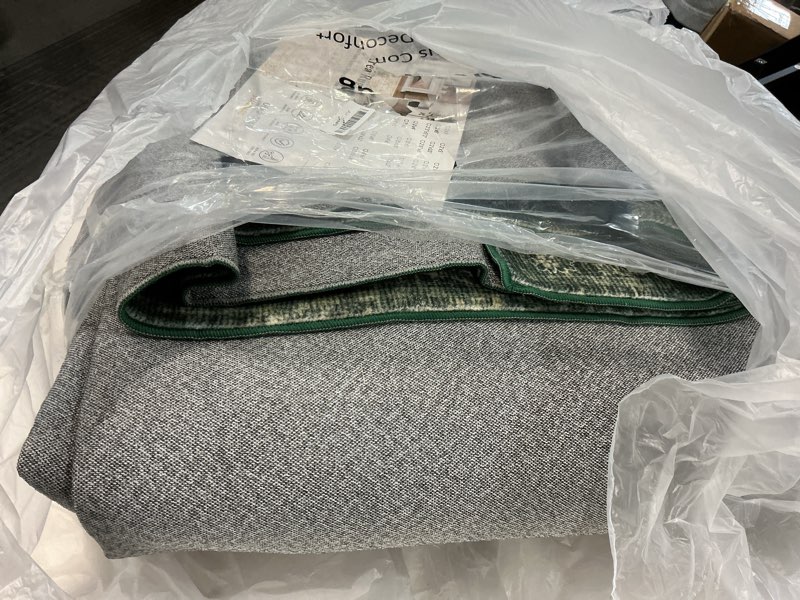 Condition photo showing Good Condition for Washable Area Rug 8x10 Green Rugs for Living Room, Vintage Boho Large Rug for Bedroom Dining Room Office, Distressed Floral Print Carpet for Under Table, Soft Non Slip Low Pile Throw Carpet Indoor Mat 8' x 10' (Rectangular) Dark Green