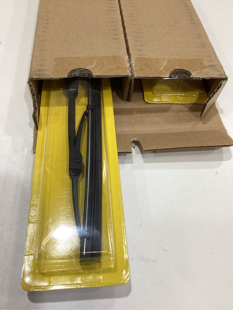Condition photo showing Good Condition for rain-x rx30224 weatherbeater wiper blades, 24" windshield wipers (pack of 1), automotive replacement windshield wiper blades that meet or exceed oem quality and durability standards pack of 1 24"