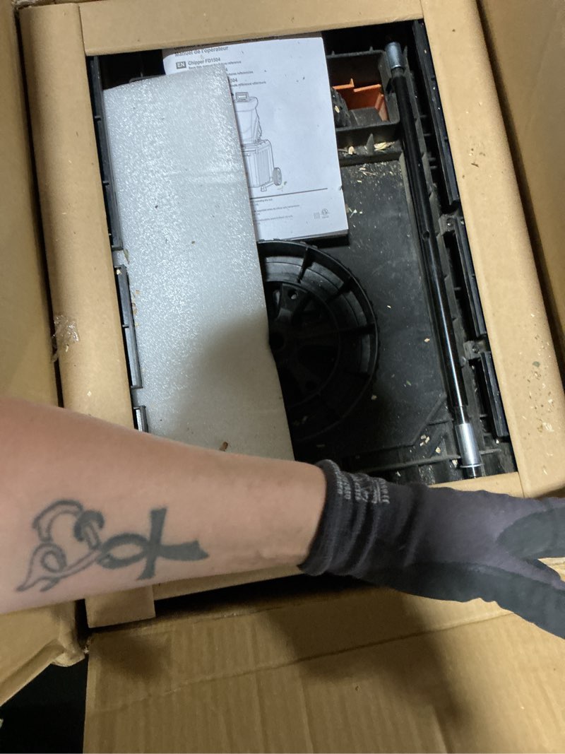 Condition photo showing Good Condition for lawnmaster wood chipper, 15 amp electric wood chipper shredder with collection bin, 1.8-inch cutting diameter max 16:1 reduction-fd1504