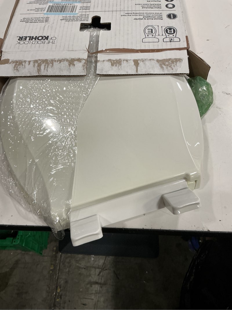 Condition photo showing Good Condition for kohler 4639-rl-0 cachet readylatch round toilet seat soft close, white white round ready latch