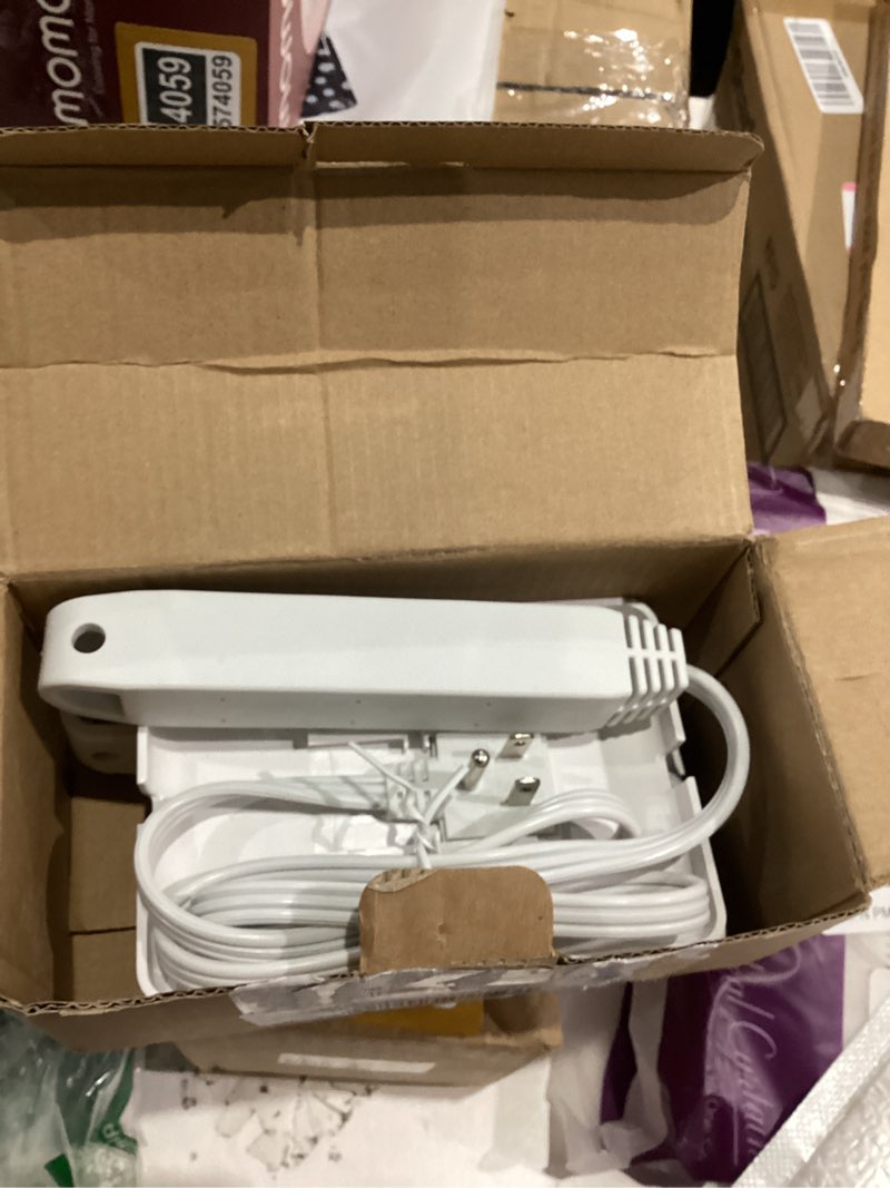 Condition photo showing Good Condition for 2 pack 3ft flat plug extension cord power strip with 3 outlets, patented detachable ultra-thin outlet cover concealer & ultra-flat plug, max. 13a 125v 1625w etl listed, white color white-down 2 pack 3 ft