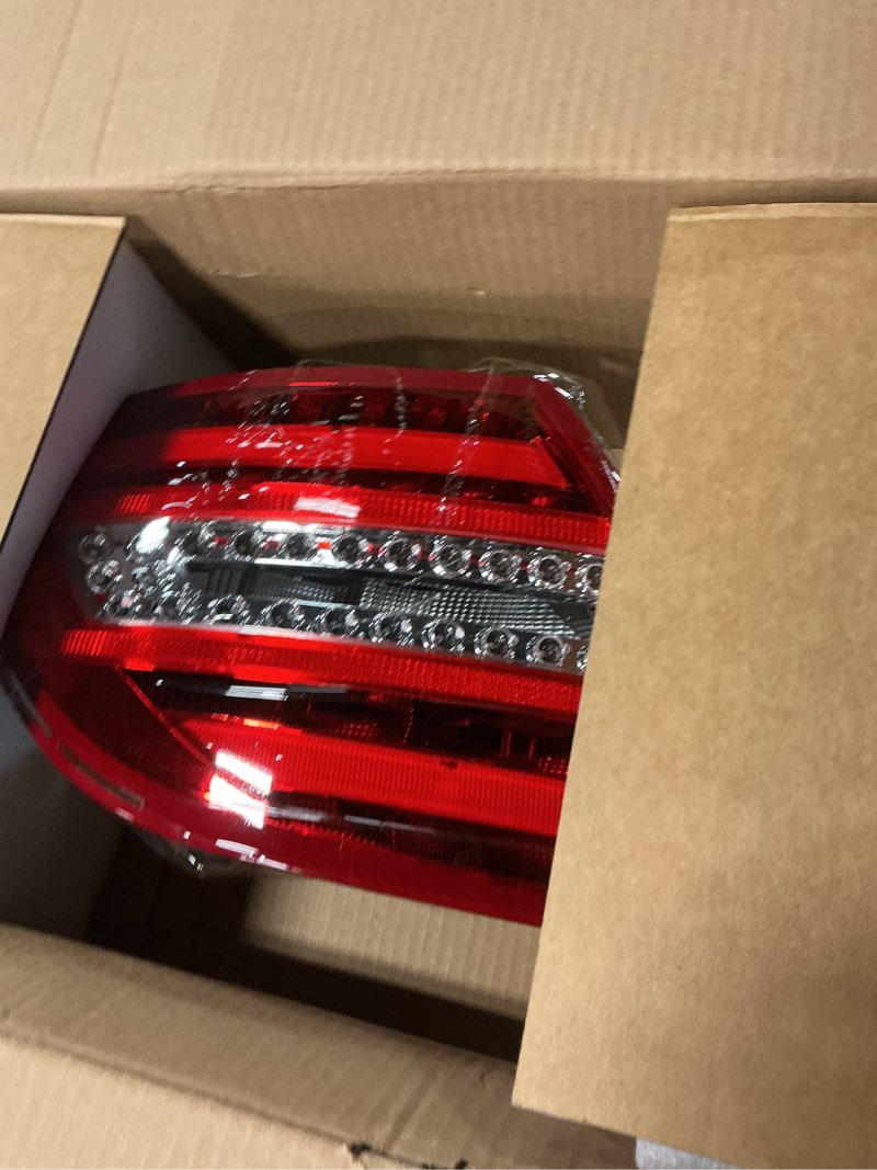 Condition photo showing Good Condition for left side tail light assembly compatible with 2011-2014 w204 c250 c300 c350 driver rear brake lamp taillight 2049060603 mb2800135