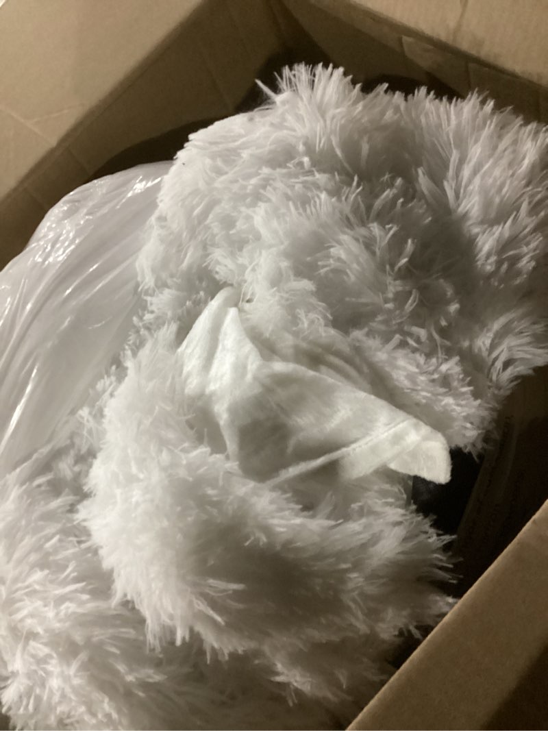 Condition photo showing Good Condition for joniyear extra 2.8" long hair fluffy faux fur throw blanket 50" x 60", luxury soft decorative fuzzy furry blankets for couch, cozy plush shaggy blankets for sofa bed,cute lovely blanket for pet, white white throw size - 50" x 60"