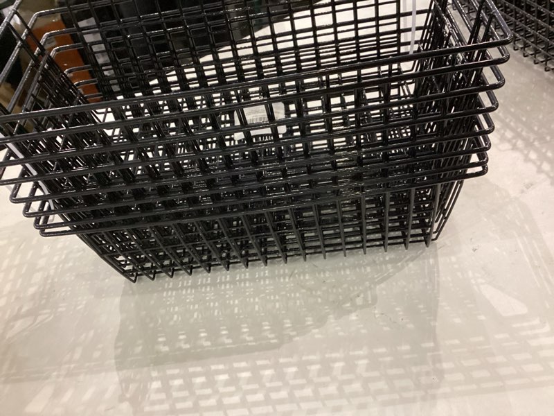 https://lotting-media.assets.bidfta.com/lotting_966ee61f-bc56-48a4-9a5a-1f44956ee460