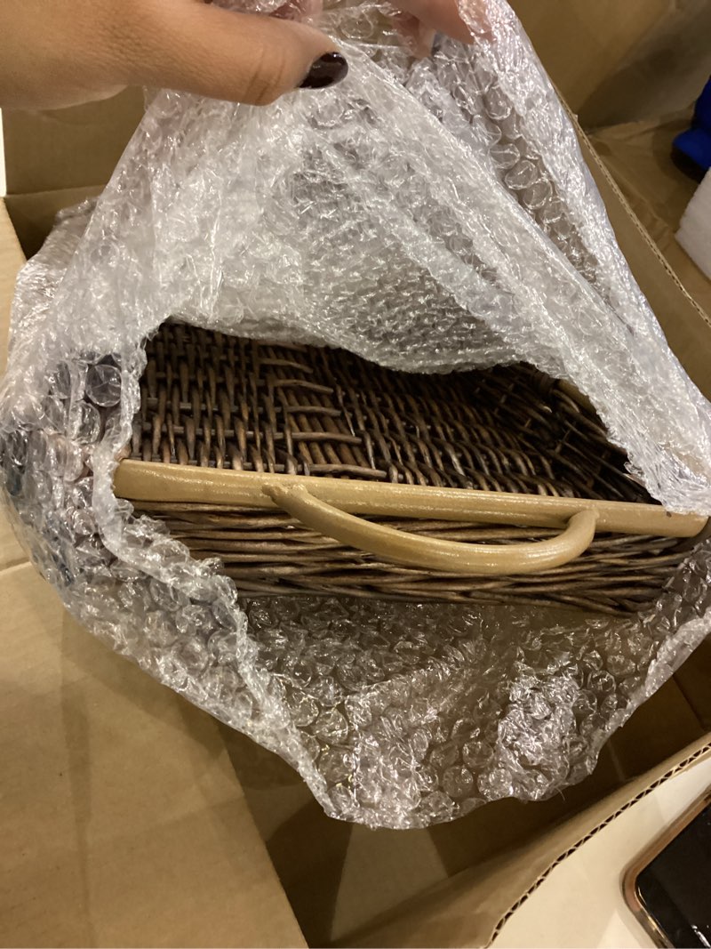 Condition photo showing Good Condition for LemonRoad Wicker Casserole Basket 3-Quart Woven Basket Carrier Decorative Container Serving Trays for Aluminum Foil Pan Bakeware Casserole Dish Baking Tins - Heat-Resistant Handle for Safe Transport