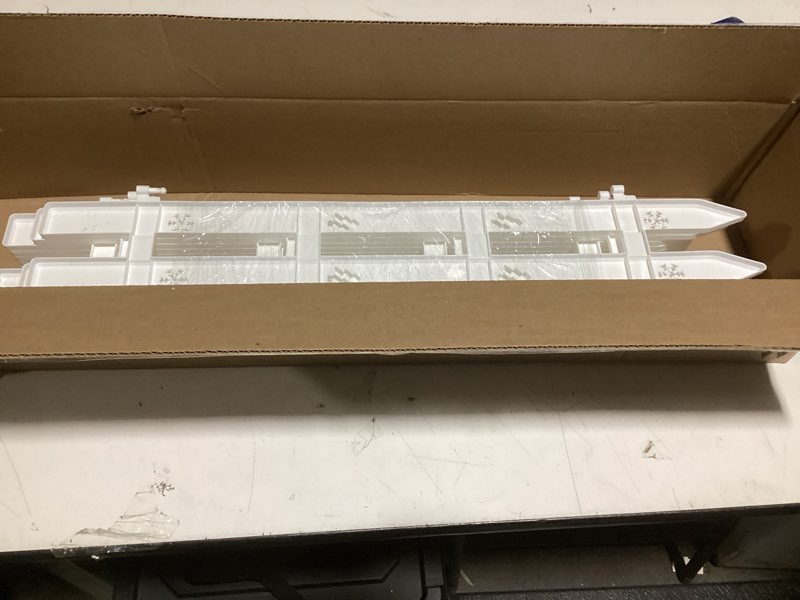 Condition photo showing Good Condition for Extra Height 24” Christmas Tree Fence, 12pcs Christmas Tree Gate, White Christmas Fence Decorations for Cat, Small Dog, Suit for Christmas, Birthday, Wedding Decoration