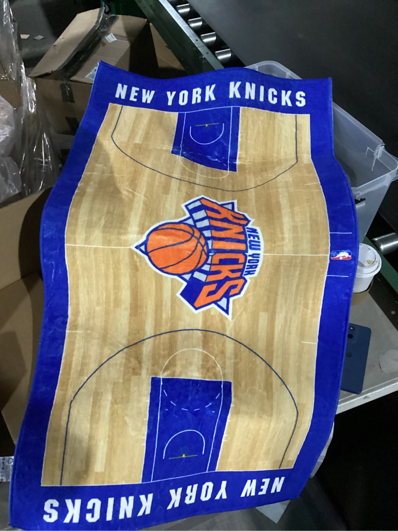 Condition photo showing Good Condition for fanmats nba - new york knicks court runner rug - 24in. x 44in.