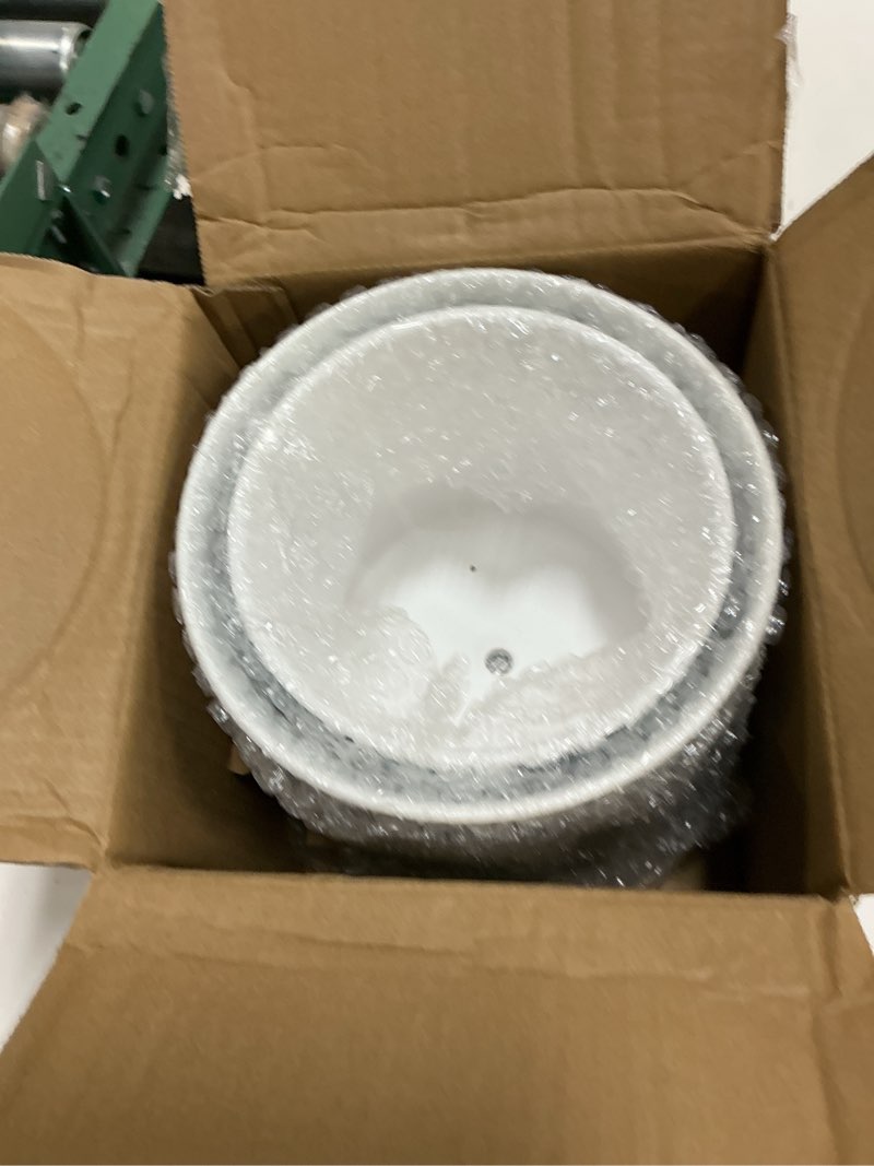 Condition photo showing New/Like New for ceramic flowerpot kit with drainage holes and trays?5.9/4.9in home decor planter for indoor potted plants and succulent plants?2 set of black and white plant pot for housewarming and home gifts