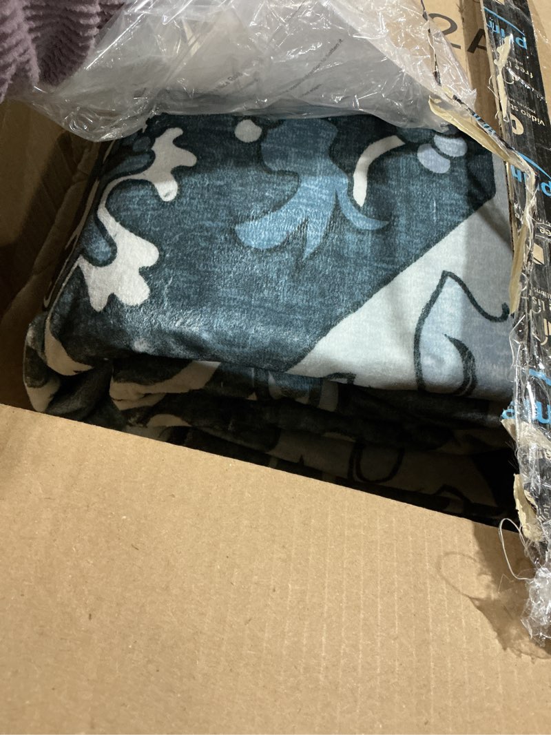 Condition photo showing Good Condition for rugflix 8x10 area rugs machine washable, dark navy blue carpet for living room, oriental indoor area rug low pile, large soft thick carpets non slip, farmhouse vintage rug for bedroom dining room blue 8' x 10' (rectangular)