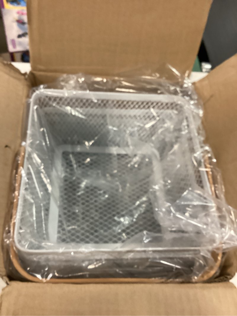 Condition photo showing Good Condition for 6 Pcs Metal Mesh Steel Basket with Handle Small Shopping Baskets Square Wire Harvest Storage for Kitchen Storage Garden Picnic Bathroom Organizing, 8.46 x 8.46 x 4.13 Inch(White)