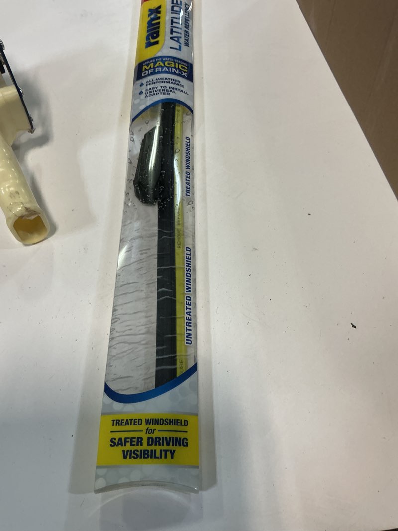 Condition photo showing Good Condition for Rain-X 5079278-2 Latitude 2-In-1 Water Repellent Wiper Blades, 21 Inch Windshield Wipers (Pack Of 1), Automotive Replacement Windshield Wiper Blades With Patented Repellency Formula 21" Latitude