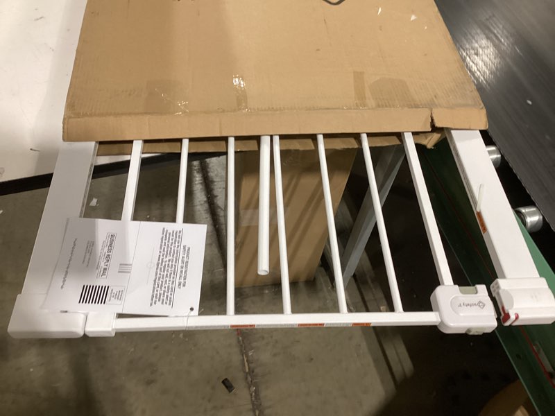 Condition photo showing Good Condition for Safety 1st Easy Install Walk Thru Baby Gate for Doorway With Door, Dog Gates, Fits 29"-38", Easy Install 28" Tall, White 1-Pack 29" to 38" Wide x 28" Tall White