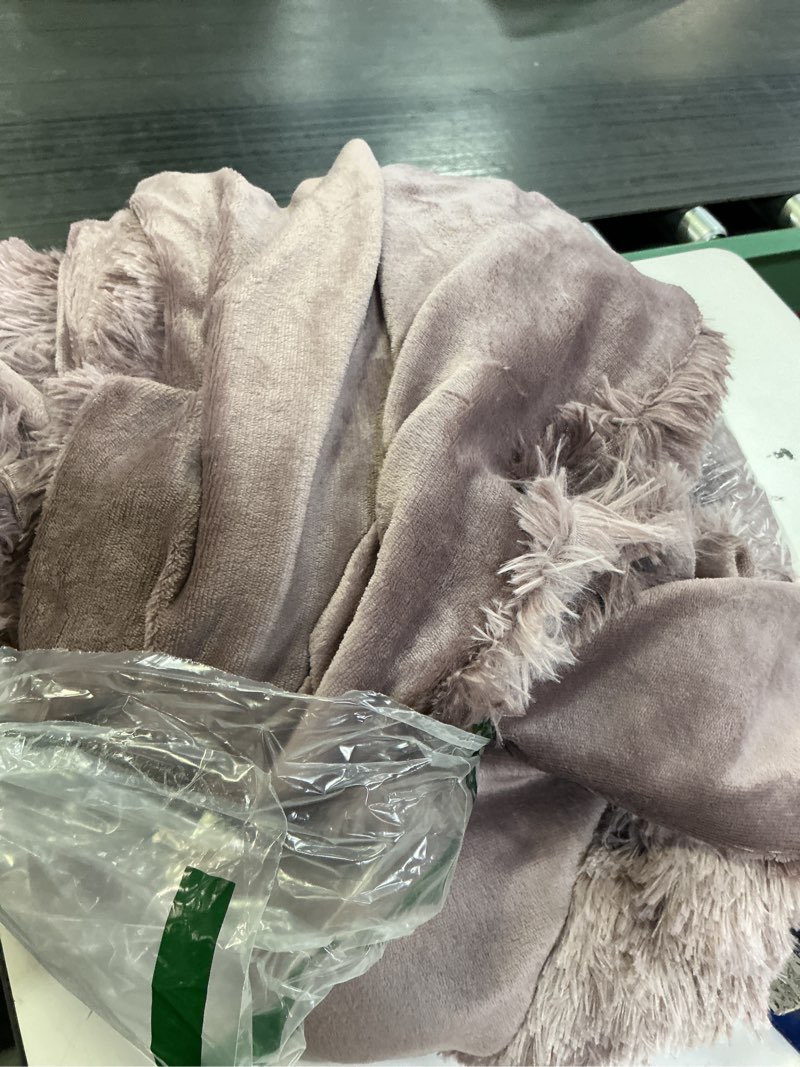 Condition photo showing Good Condition for shaggy plush duvet cover set super soft fluffy faux fur comforter cover set luxury fuzzy bedding set 3 piece(1 duvet cover+2 pillowcases) with zipper clusure(coffee white ombre,queen size) coffee white ombre queen