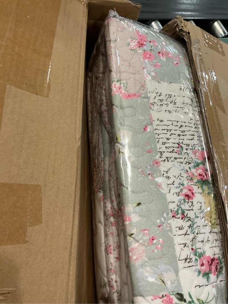 Condition photo showing Good Condition for brilliant sunshine rose and sage quilt set, 3-piece bedding sets, traditional patchwork design, washable and reversible bedspread, soft lightweight coverlet, all-season, full/queen, light pink green pink quilt set queen