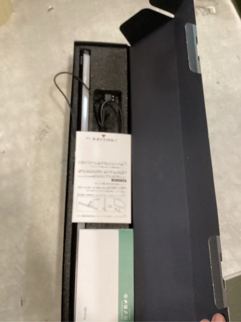 https://lotting-media.assets.bidfta.com/lotting_96a2085c-3c3f-44f3-9f24-ca8e3f580caf